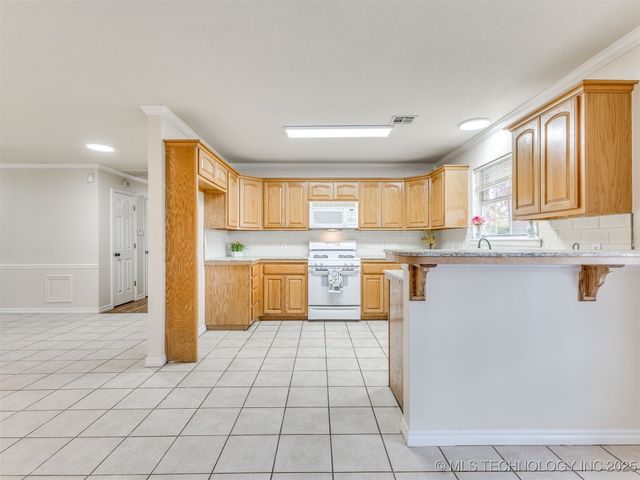 10592 E 142nd Street N, Collinsville, OK 74021