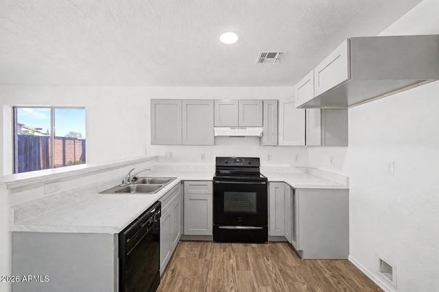 6812 N 130TH Avenue, Glendale, AZ 85307