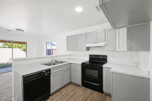 6812 N 130TH Avenue, Glendale, AZ 85307