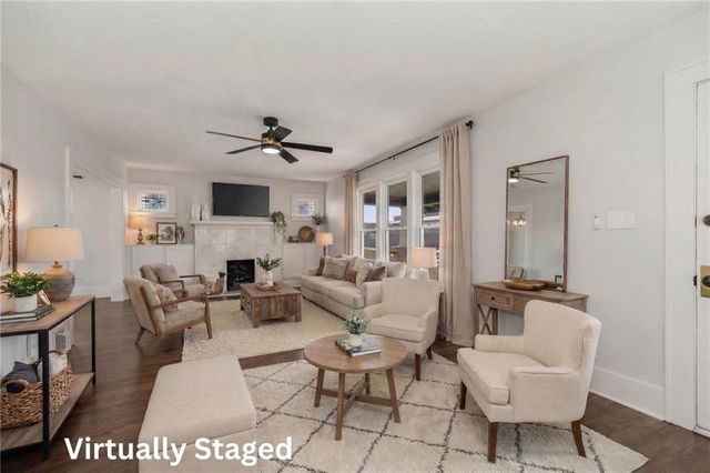 730 W College Street, Liberty, MO 64068