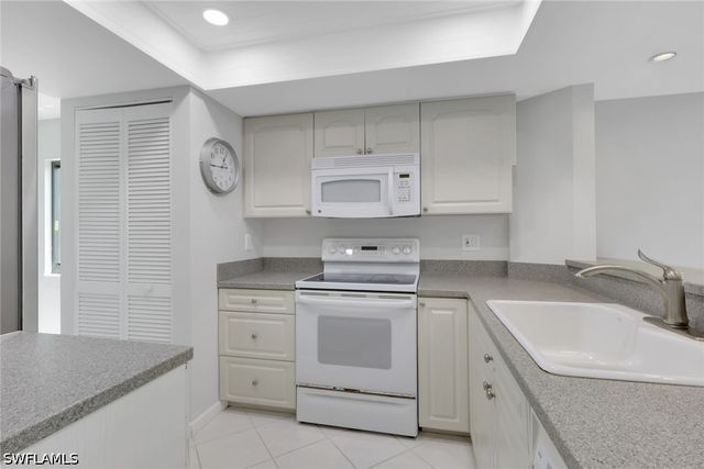 4510 N Key DR 406, North Fort Myers, FL 33903