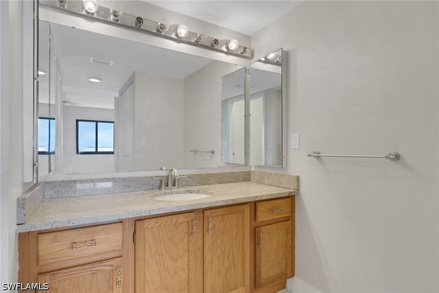 4510 N Key DR 406, North Fort Myers, FL 33903