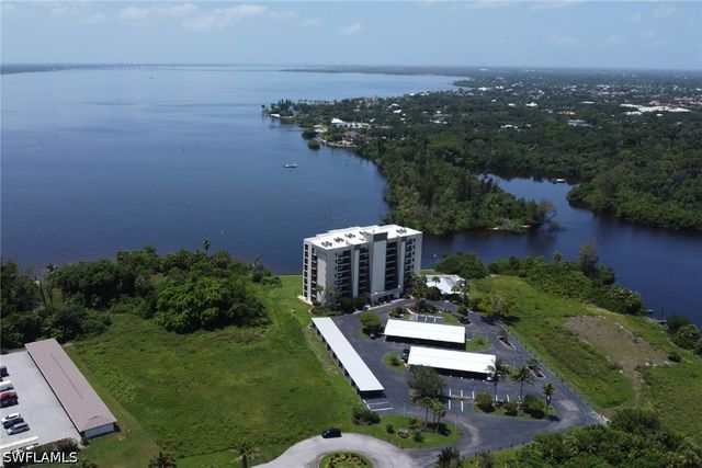 4510 N Key DR 406, North Fort Myers, FL 33903