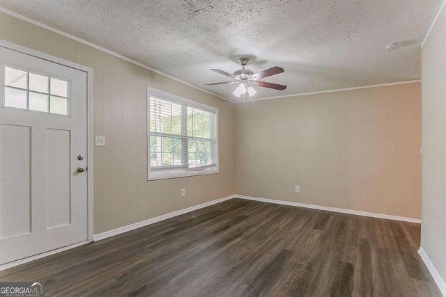 2212 Chestnut Log Loop, Lithia Springs, GA 30122