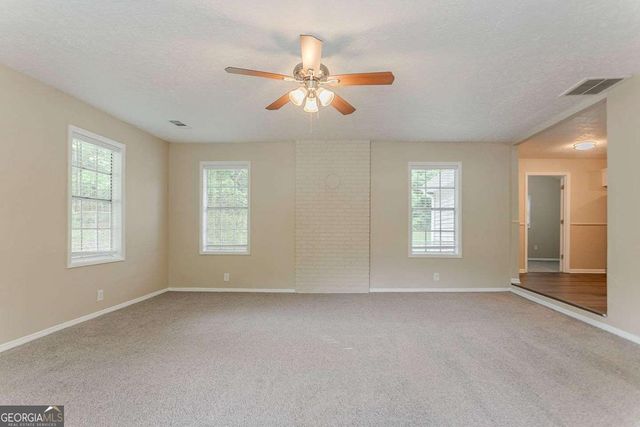 2212 Chestnut Log Loop, Lithia Springs, GA 30122