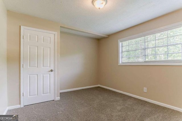 2212 Chestnut Log Loop, Lithia Springs, GA 30122