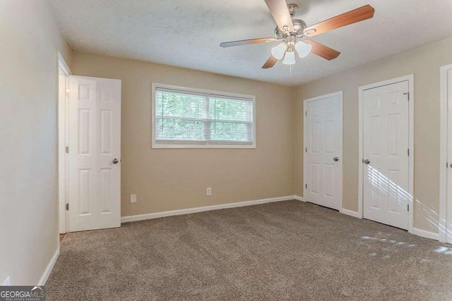2212 Chestnut Log Loop, Lithia Springs, GA 30122
