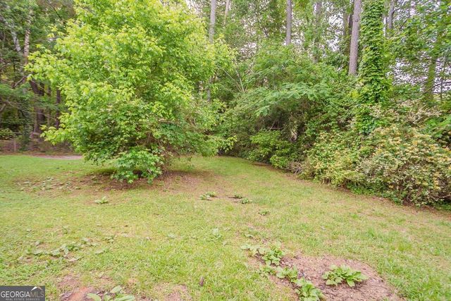 2212 Chestnut Log Loop, Lithia Springs, GA 30122