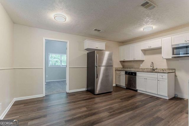 2212 Chestnut Log Loop, Lithia Springs, GA 30122