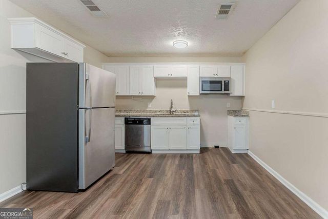 2212 Chestnut Log Loop, Lithia Springs, GA 30122