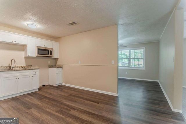 2212 Chestnut Log Loop, Lithia Springs, GA 30122