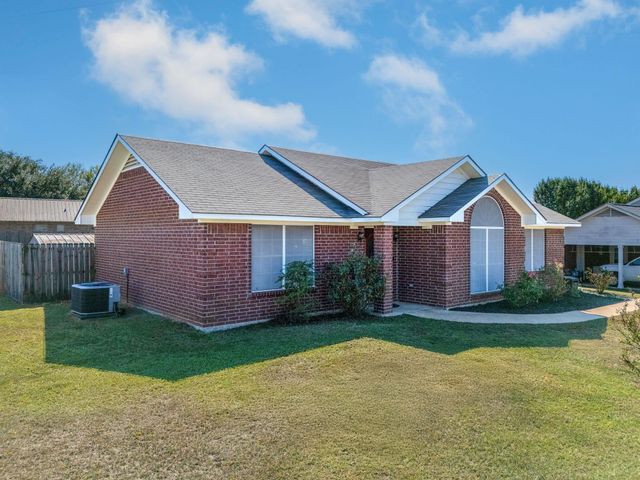 503 Victory Ln, Hughes Springs, TX 75656