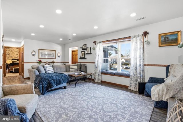 364 THATCHER CIR, Harleysville, PA 19438