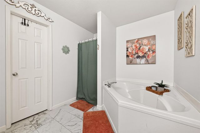 12114 Estelle Lane, Pinehurst, TX 77362