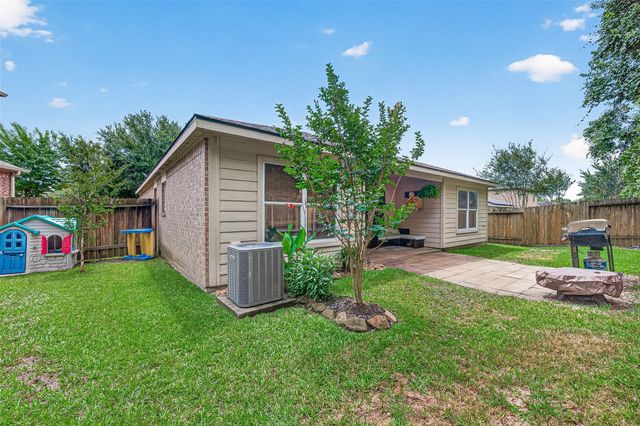12114 Estelle Lane, Pinehurst, TX 77362