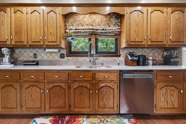 1175 Hutcheson Ln, Clarksville, TN 37040