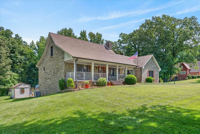 1175 Hutcheson Ln, Clarksville, TN 37040