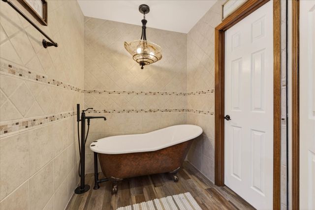 1175 Hutcheson Ln, Clarksville, TN 37040