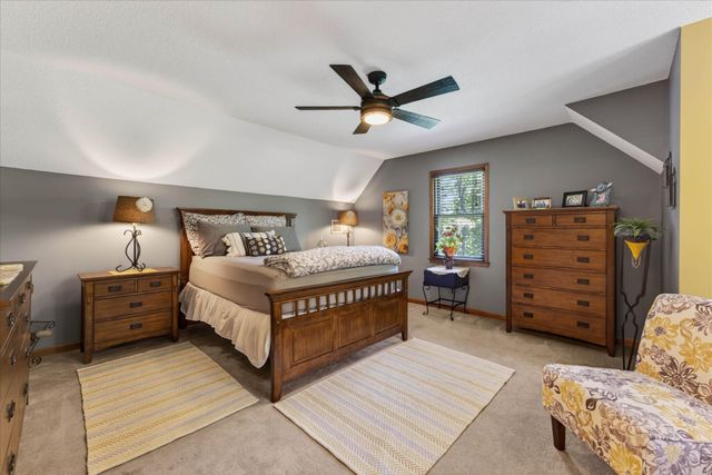 1175 Hutcheson Ln, Clarksville, TN 37040