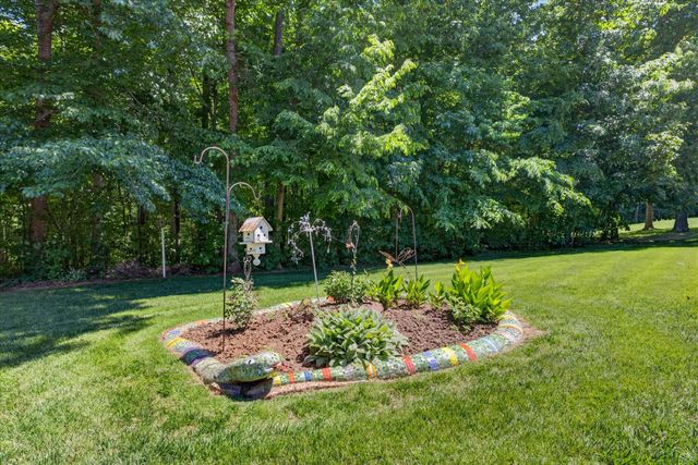 1175 Hutcheson Ln, Clarksville, TN 37040