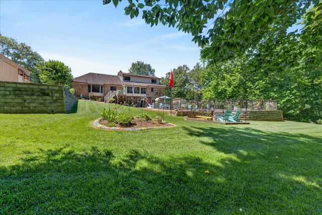 1175 Hutcheson Ln, Clarksville, TN 37040