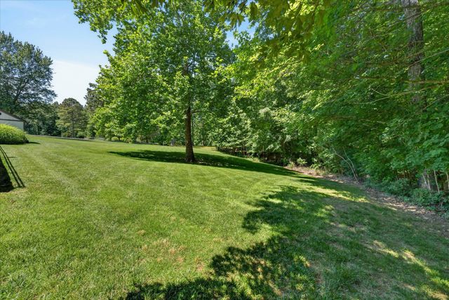 1175 Hutcheson Ln, Clarksville, TN 37040