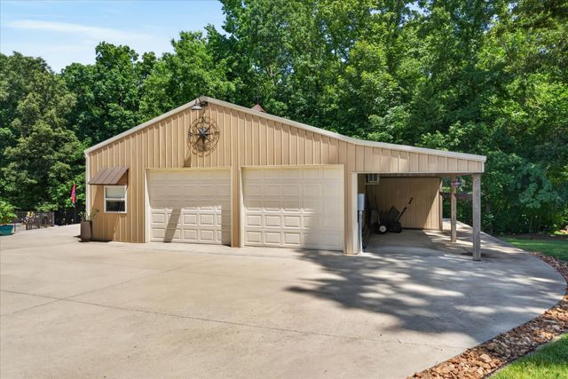 1175 Hutcheson Ln, Clarksville, TN 37040