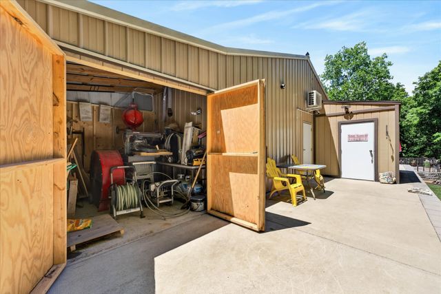 1175 Hutcheson Ln, Clarksville, TN 37040