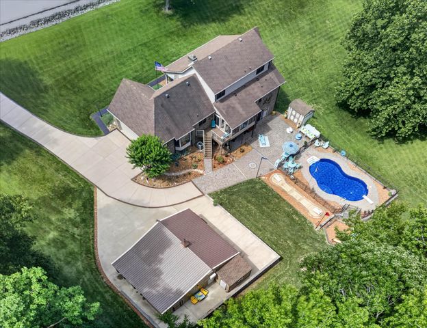 1175 Hutcheson Ln, Clarksville, TN 37040