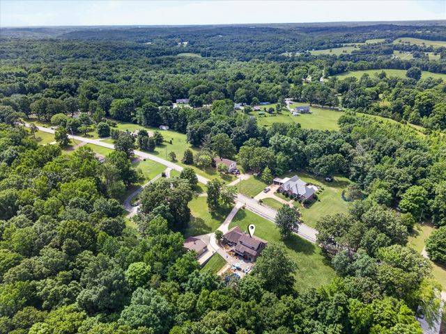 1175 Hutcheson Ln, Clarksville, TN 37040