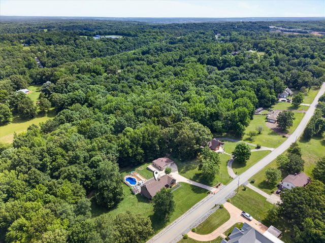 1175 Hutcheson Ln, Clarksville, TN 37040
