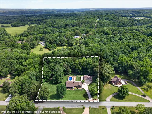 1175 Hutcheson Ln, Clarksville, TN 37040