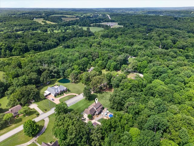 1175 Hutcheson Ln, Clarksville, TN 37040