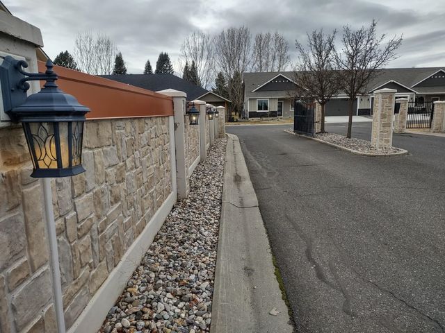 1109 N Country Club Dr, Deer Park, WA 99006