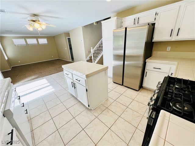 10247 Trailing Dalea Avenue, Las Vegas, NV 89135