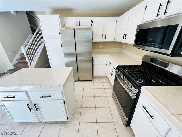 10247 Trailing Dalea Avenue, Las Vegas, NV 89135