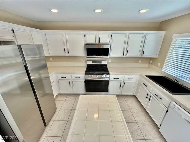 10247 Trailing Dalea Avenue, Las Vegas, NV 89135