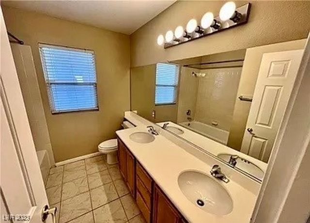 10247 Trailing Dalea Avenue, Las Vegas, NV 89135