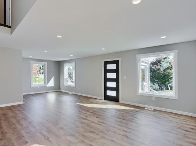 9755 Grosick Rd, Mccandless, PA 15237