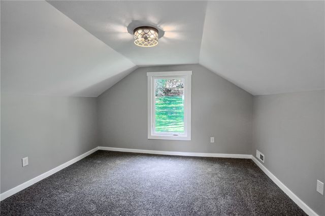 9755 Grosick Rd, Mccandless, PA 15237