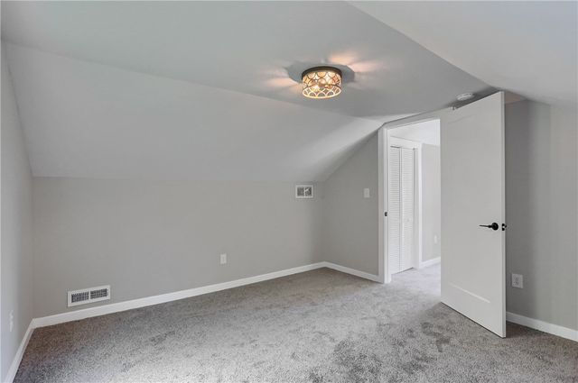 9755 Grosick Rd, Mccandless, PA 15237