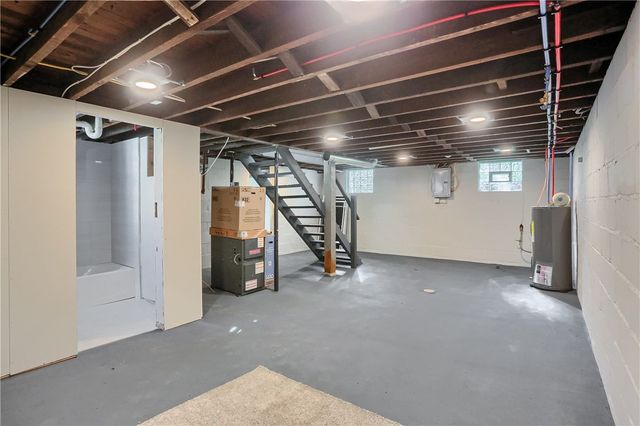 9755 Grosick Rd, Mccandless, PA 15237