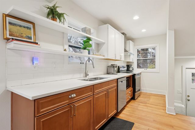 3817 Lanewood Drive, Des Moines, IA 50311