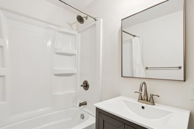 3817 Lanewood Drive, Des Moines, IA 50311