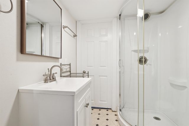 3817 Lanewood Drive, Des Moines, IA 50311