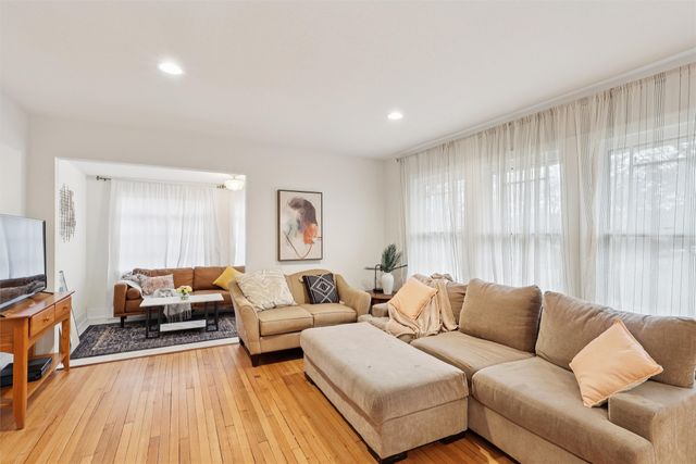 3817 Lanewood Drive, Des Moines, IA 50311