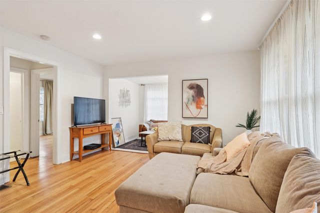 3817 Lanewood Drive, Des Moines, IA 50311