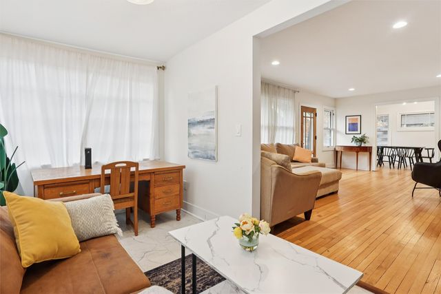 3817 Lanewood Drive, Des Moines, IA 50311