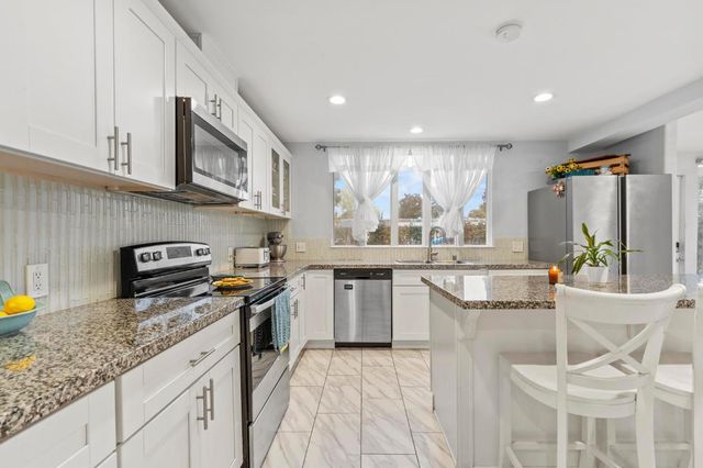 974 Live Oak Blvd, Yuba City, CA 95991