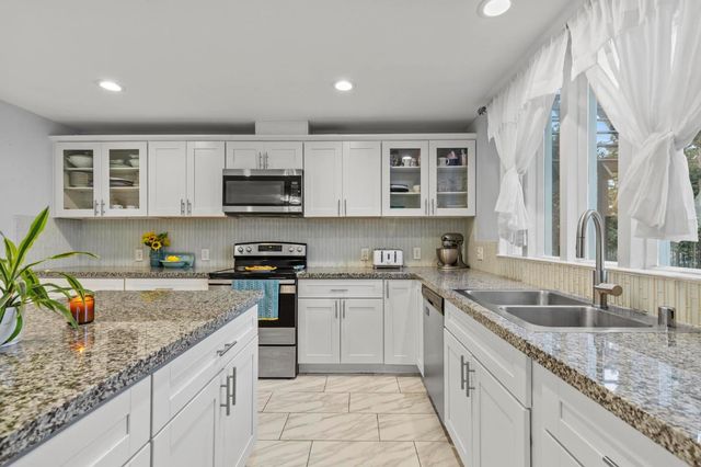 974 Live Oak Blvd, Yuba City, CA 95991